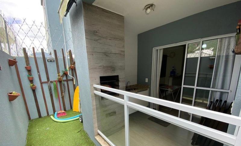 Apartment Em *